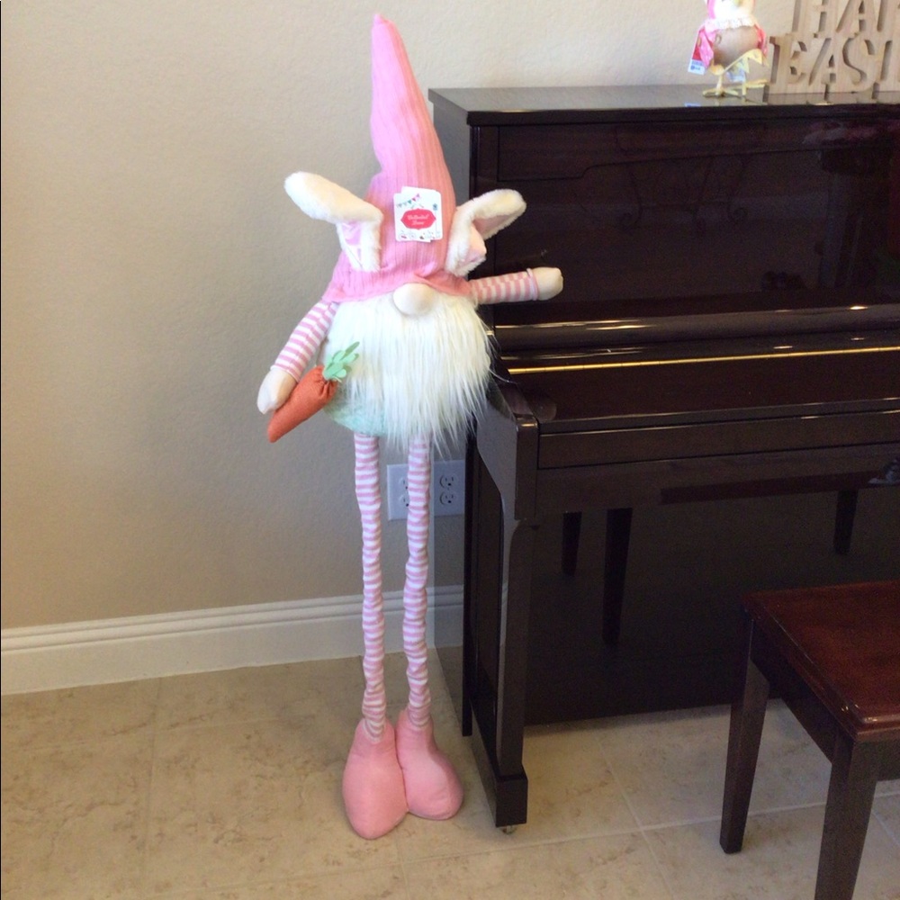 Adjustable gnome Easter bunny NWT